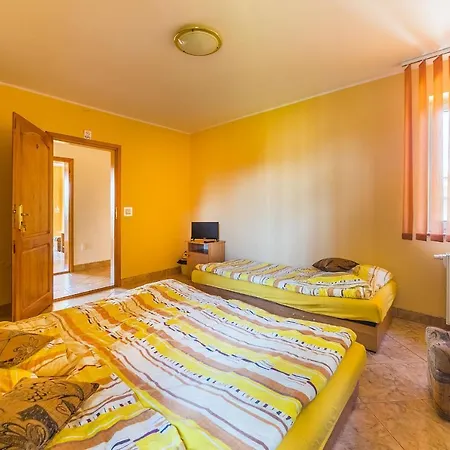 Amber House Apartment *